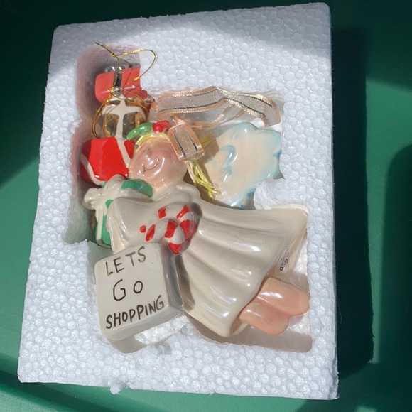 Let’s go shopping ANGEL with gifts Christmas tree ornament decoration used - Picture 4 of 17